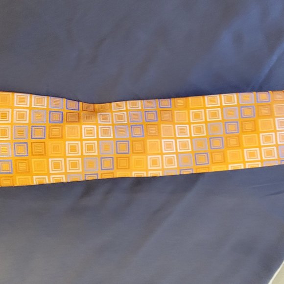 MICHAEL KORS MENS SILK ORANGE TIE - Picture 5 of 6